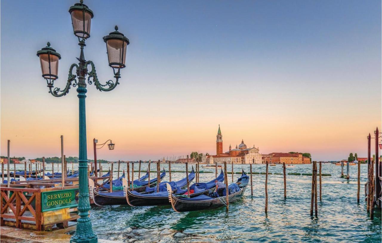 Nice Apartment In Venezia -Ve- With Wifi Extérieur photo